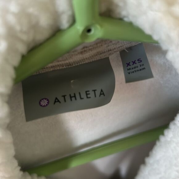 Athleta oversized plush teddy bear vest - Size XXS - Picture 3 of 8